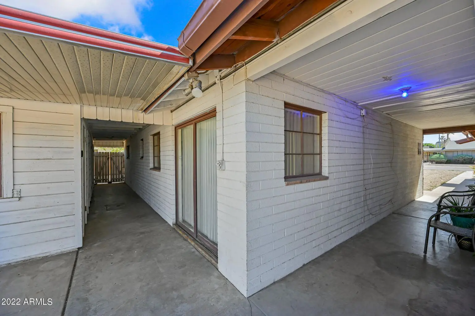 6212 HOUSE SIDE VIEW